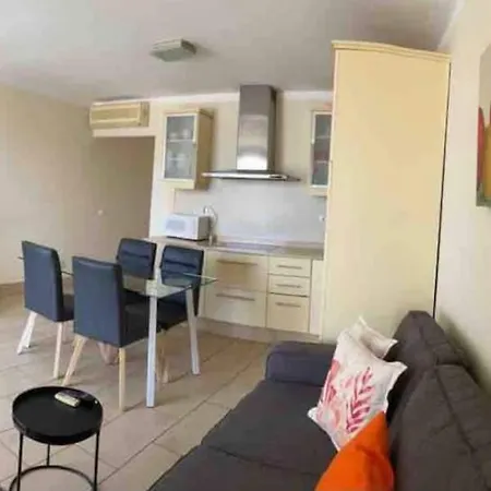 Oasis Apartment